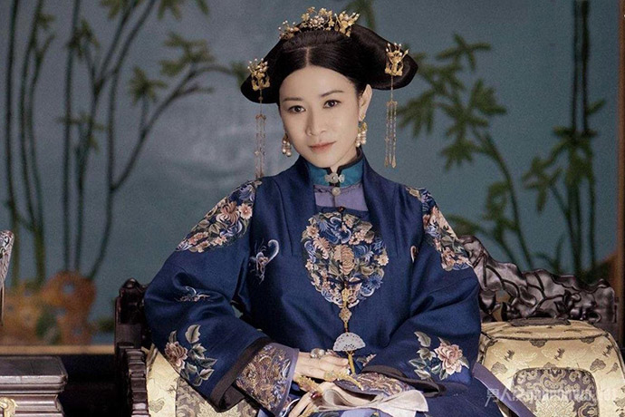Nhàn phi Xa Thi Mạn khoe diễn xuất chỉ với nụ cười lạnh sống lưng