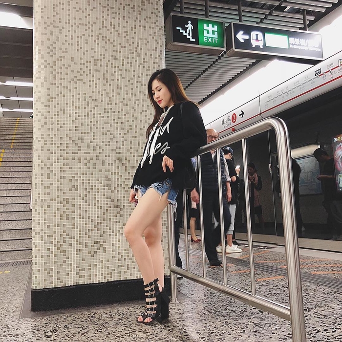 Nhìn sexy là vậy, ít ai nghĩ những sao Việt này lại thuộc dạng thấp bé