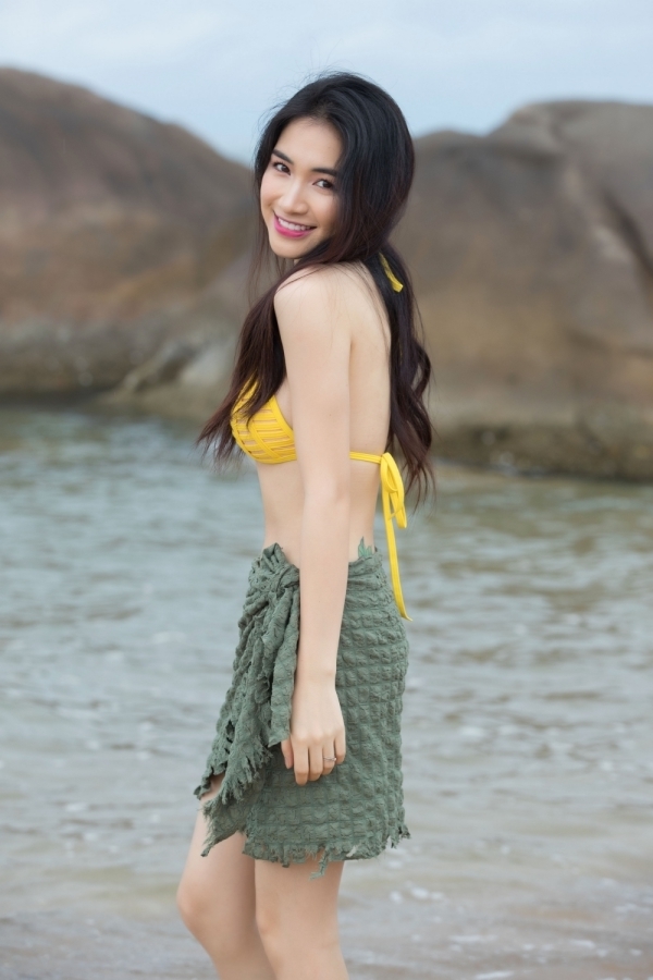 Nhìn sexy là vậy, ít ai nghĩ những sao Việt này lại thuộc dạng thấp bé