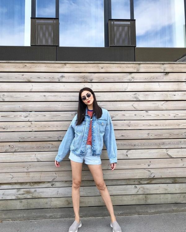 Những bà mẹ showbiz Việt “cưa sừng làm nghé” với style trẻ trung