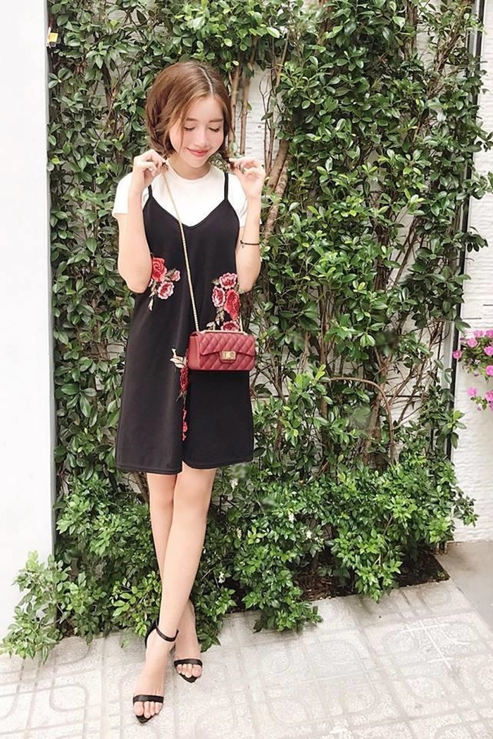 Những bà mẹ showbiz Việt “cưa sừng làm nghé” với style trẻ trung