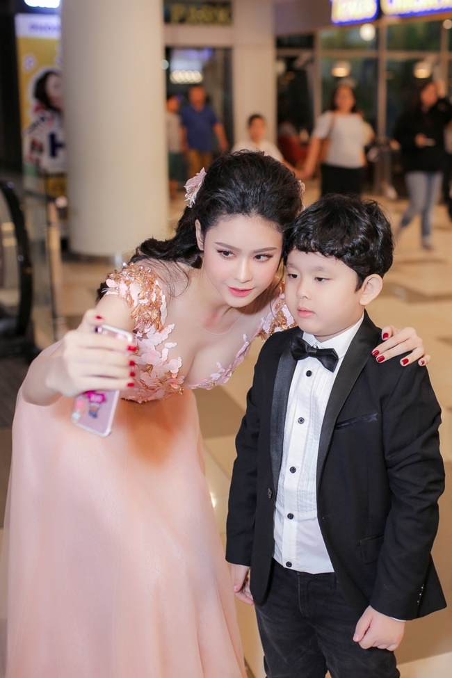 Những hoàng tử, công chúa nhà sao Việt nào nhập học năm nay?