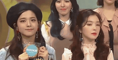 Những idol nữ có thể “cân” mọi cuộc chiến nhan sắc của showbiz Hàn