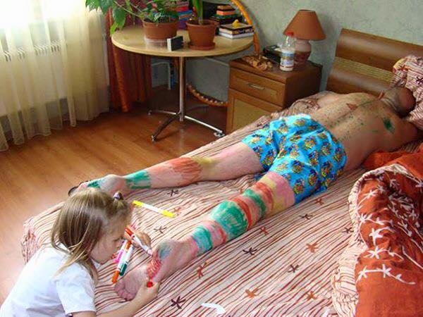 Những khoảnh khắc của con gái quấn bố đến mẹ cũng phải “ganh tỵ”
