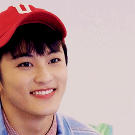 Top idol Kpop sở hữu nụ cười tỏa nắng khiến các fan xao xuyến