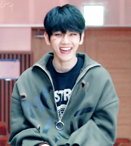 Top idol Kpop sở hữu nụ cười tỏa nắng khiến các fan xao xuyến