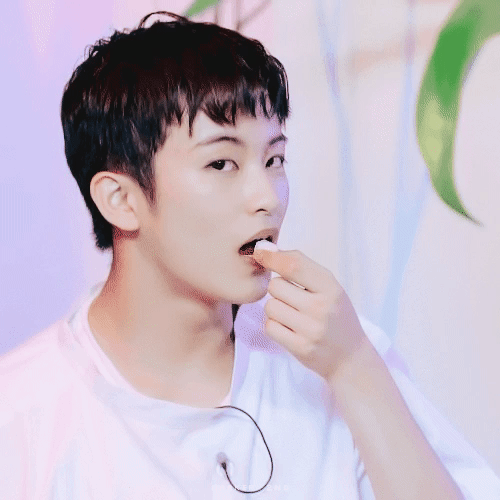 Top idol Kpop sở hữu nụ cười tỏa nắng khiến các fan xao xuyến