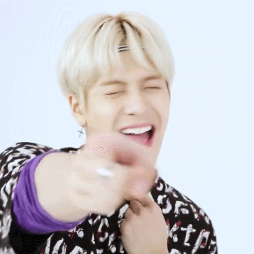 Top idol Kpop sở hữu nụ cười tỏa nắng khiến các fan xao xuyến