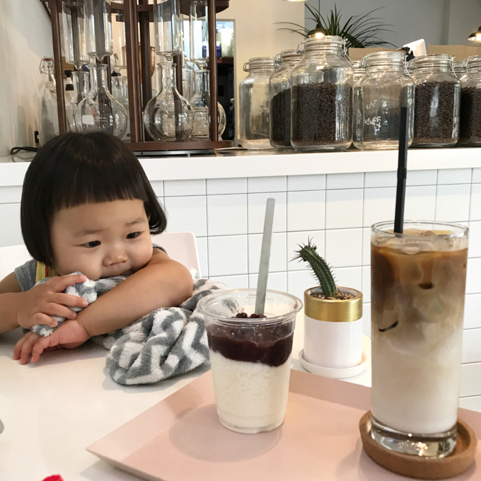 Những loại thực phẩm có thể gây hại mà trẻ được cho ăn thường xuyên