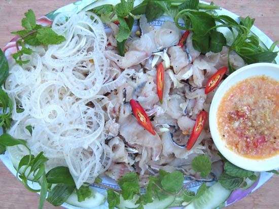 Những món tuy ngon nhưng ẩn chứa nhiều giun sán, nên hạn chế ăn