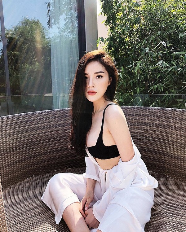 Những mỹ nữ có vòng 1 từ 'chanh hóa bưởi' chỉ sau cuộc thi nhan sắc
