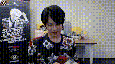 Những sao Kpop lên tiếng chỉ trích công ty của chính mình