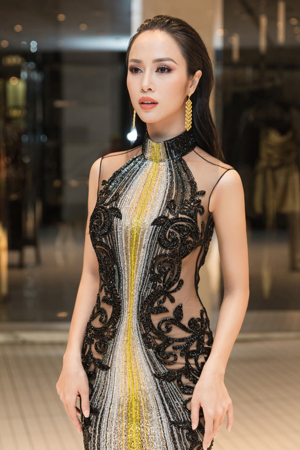 Những tai nạn để đời của sao nữ khi mặc váy xuyên thấu