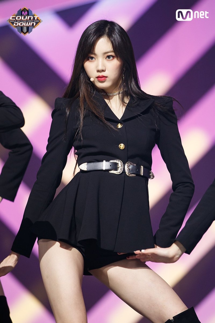 Những thần tượng nữ xinh đẹp sinh năm 2000 của Kpop
