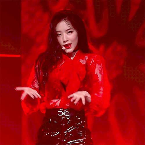 Những thần tượng nữ xinh đẹp sinh năm 2000 của Kpop