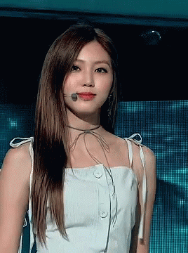 Những thần tượng nữ xinh đẹp sinh năm 2000 của Kpop