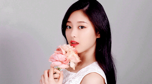 Những thần tượng nữ xinh đẹp sinh năm 2000 của Kpop