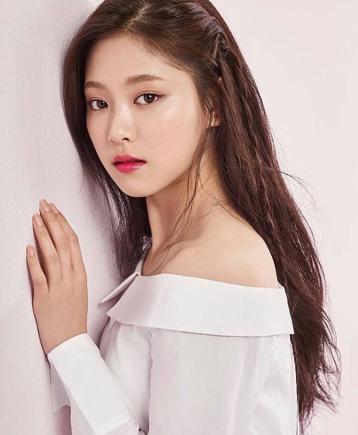 Những thần tượng nữ xinh đẹp sinh năm 2000 của Kpop