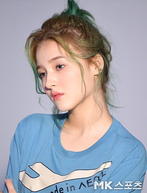 Những thần tượng nữ xinh đẹp sinh năm 2000 của Kpop