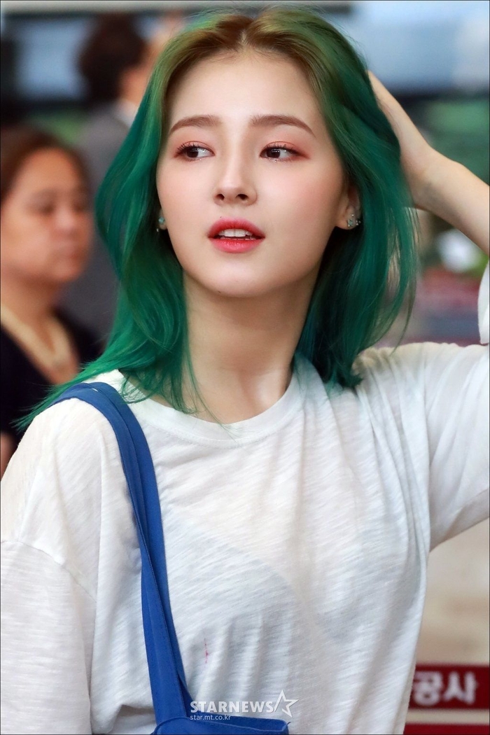Những thần tượng nữ xinh đẹp sinh năm 2000 của Kpop