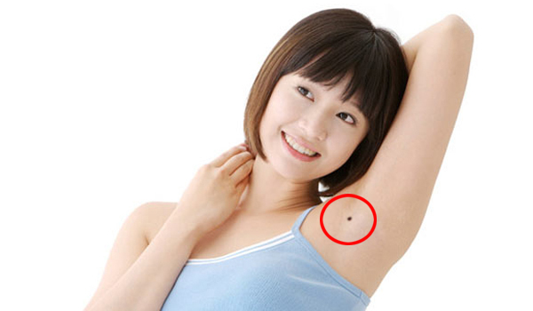Nốt ruồi ở 8 vị trí hiểm trên cơ thể phái nữ báo hiệu sự giàu sang