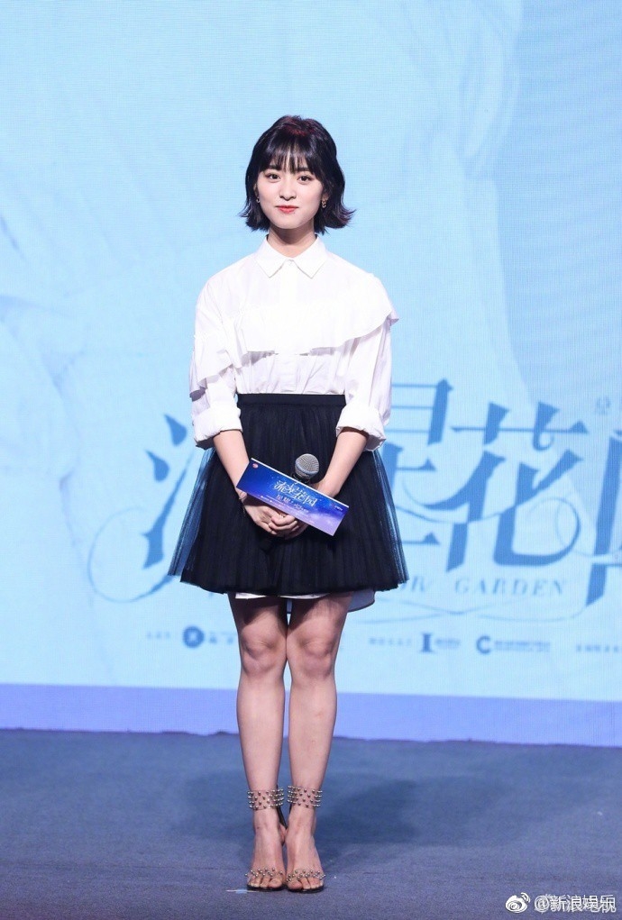 Nu than thanh xuan tham nguyen va nhung lan bi tru diem nang ne chi vi doi chan