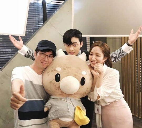 Park Min Young - Park Seo Joon lên tiếng phủ nhận tin đồn hẹn hò 3 năm