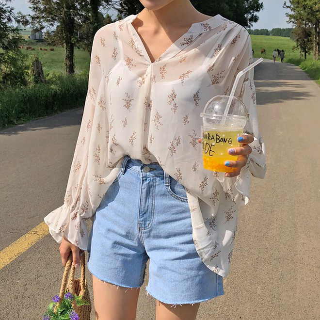 Qua rồi thời của quần 5cm, quần short dài mới là item được săn đón nhi