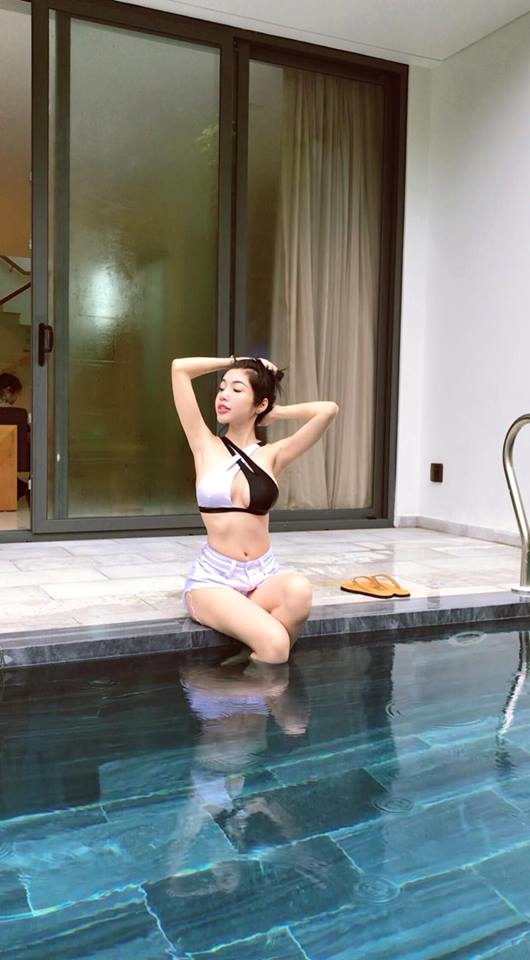 Sao nữ Việt đọ dáng quyến rũ với bikini