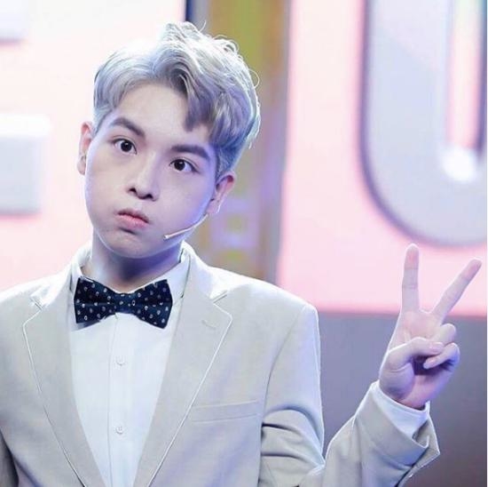 Loat sao Viet ngoi ghe ban giam khao gay tranh cai khi non tuoi nghe, tre tuoi doi