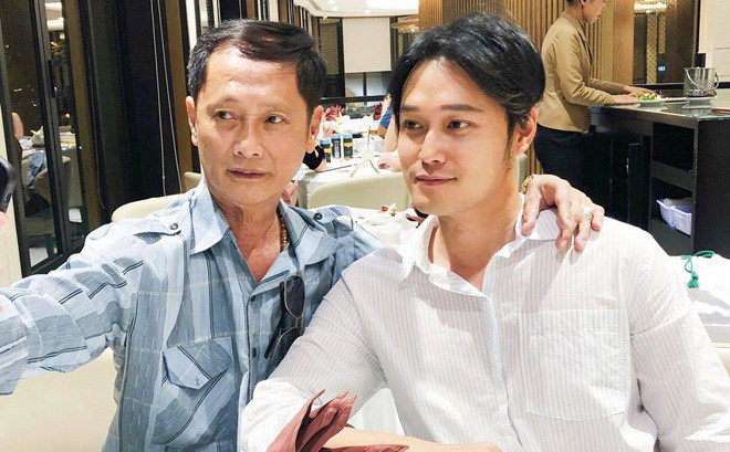 Sao Viet va nhung lan khoc rong vi nhung tin don tren troi roi xuong