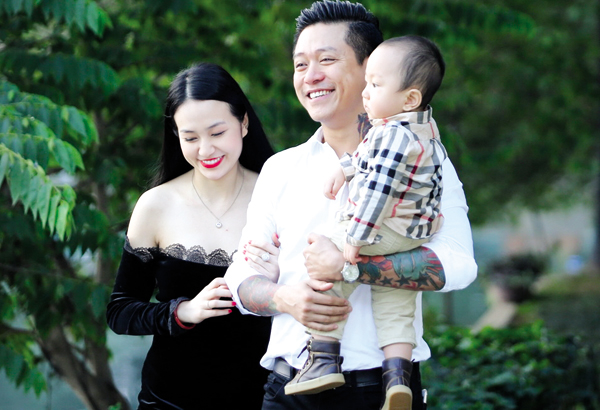 Sao Viet va nhung lan khoc rong vi nhung tin don tren troi roi xuong
