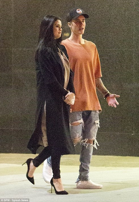 Selena Gomez, Hari Won: yêu hết mình và đều nhận cái kết buồn