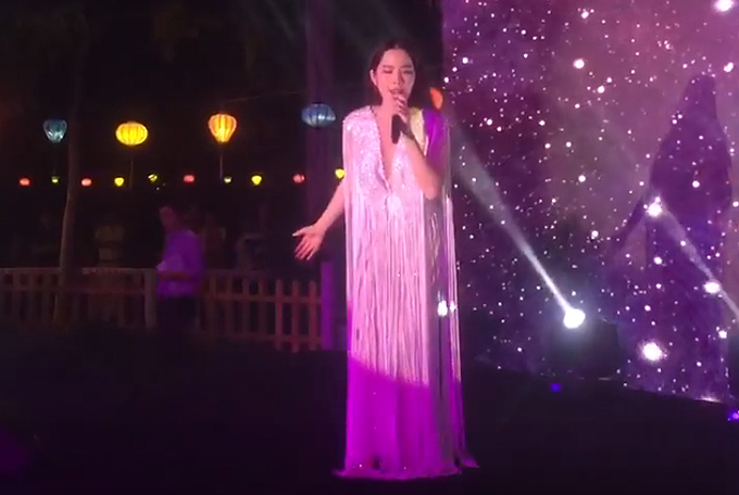 Thời trang sao Việt: Chi Pu hóa công chúa, Nam Em bị ví mặc rèm cửa