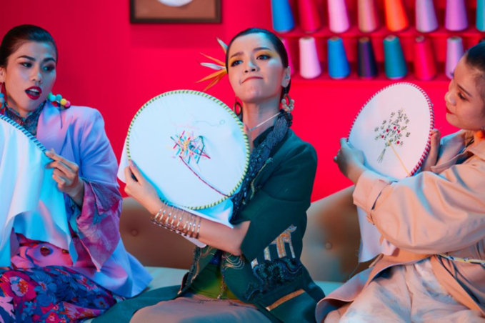 Top 5 sao nữ lầy lội bất chấp hình tượng nhất showbiz Việt