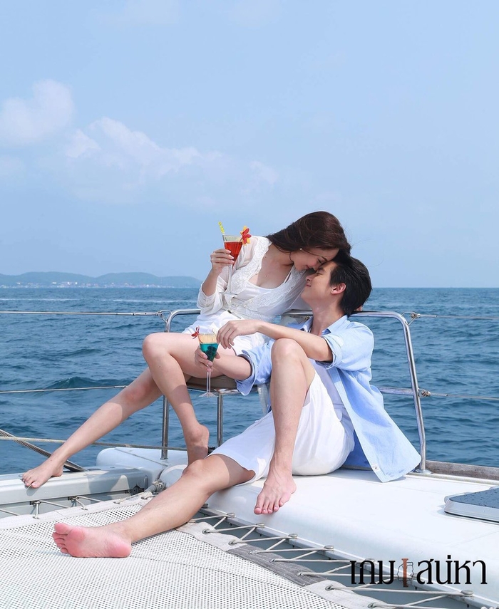 Fan thích thú xem nữ chính Trò chơi tình ái ghen chồng lồng lộn