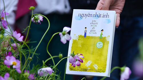 Tuổi thanh xuân ngập tràn với top 5 đầu sách hay nên đọc tháng 7/2018
