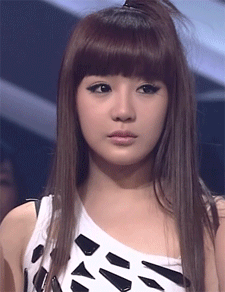 Xinh đẹp là vậy nhưng những nữ idol Kpop này vẫn cố PTTM