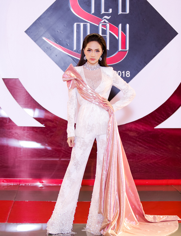 //static1.bestie.vn/Mlog/ImageContent/201808/5-huong-giang-6123-1534761398-e4cb77.jpg
