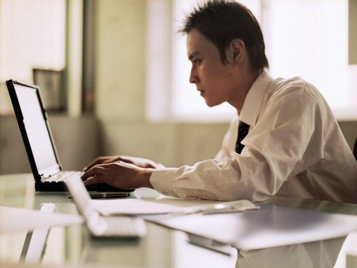 6 kiểu đàn ông đối tốt với cả thiên hạ nhưng lại làm khổ vợ một đời