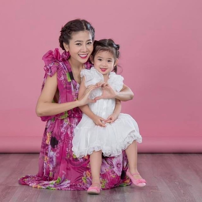 Ấm lòng nghệ sĩ Việt chung tay động viên Mai Phương vượt qua bạo bệnh