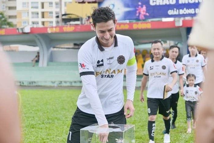 Am tinh nghe si: Du bao benh Le Binh van keu goi ung ho cho Mai Phuong
