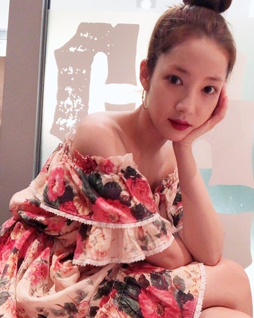 Ảnh hot sao Hàn tuần qua: Na Eun khoe vẻ đẹp trong veo
