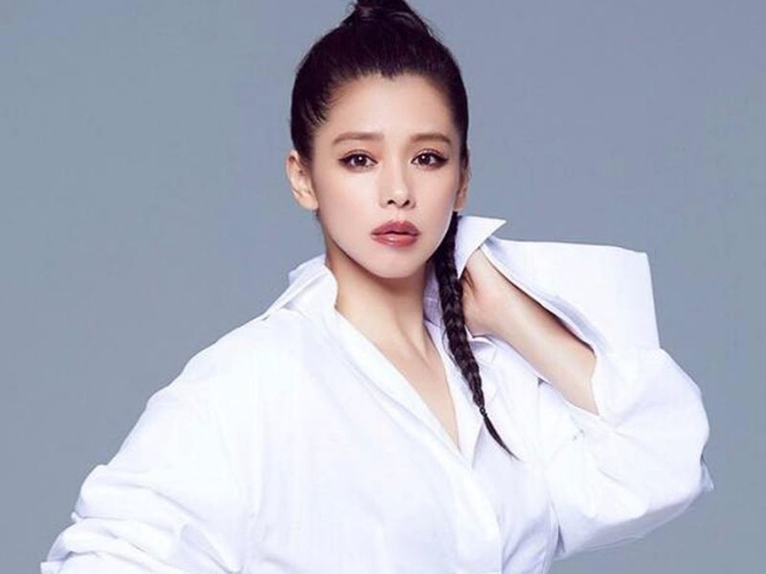 Bị chê già ở tuổi U50, những người cùng tuổi với Châu Tấn ra sao?