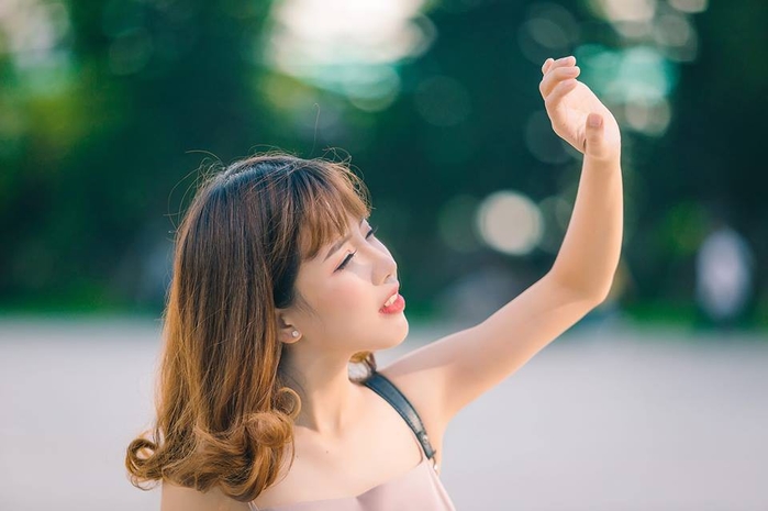 Bị đuổi không cho bán hàng vì quá xấu, cô gái quyết tâm làm PTTM
