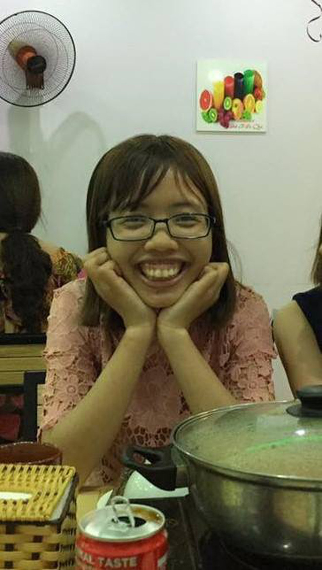 Bị đuổi không cho bán hàng vì quá xấu, cô gái quyết tâm làm PTTM