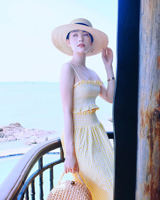 Các sao nữ Vbiz mặc khó hiểu khi đi thảm đỏ
