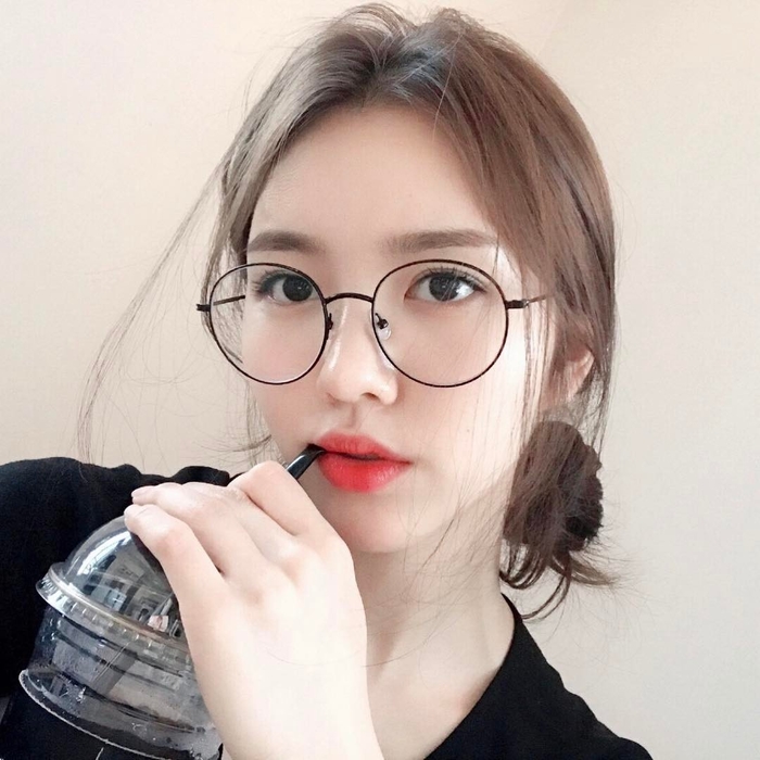 Chọn kính cận không bị ngố tàu nếu nắm vững bí quyết này