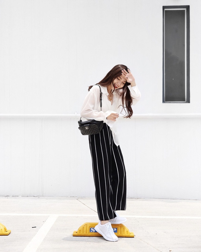 Không chỉ có style hầm hố, giày sneakers vẫn có thể mix&match đa dạng