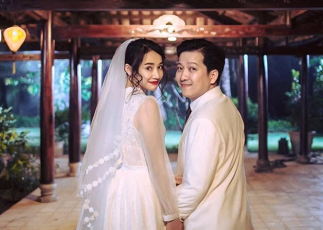 Cận cảnh váy cưới xa hoa Nhã Phương mặc trong lễ đính hôn